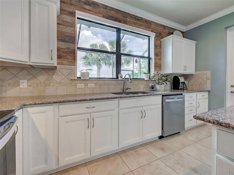 For Sale: $429,000 (2 beds, 2 baths, 1437 Square Feet)