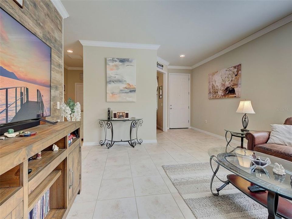 For Sale: $429,000 (2 beds, 2 baths, 1437 Square Feet)