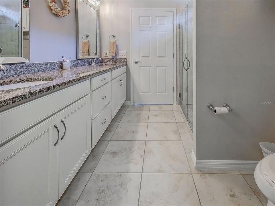 For Sale: $429,000 (2 beds, 2 baths, 1437 Square Feet)