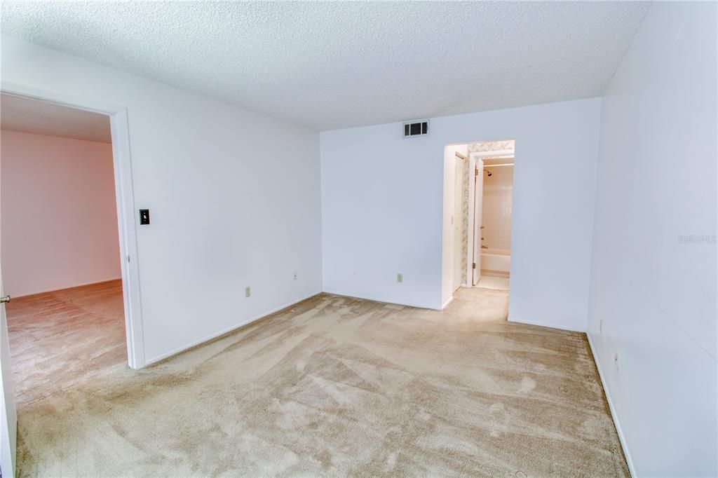 For Sale: $160,000 (2 beds, 2 baths, 934 Square Feet)