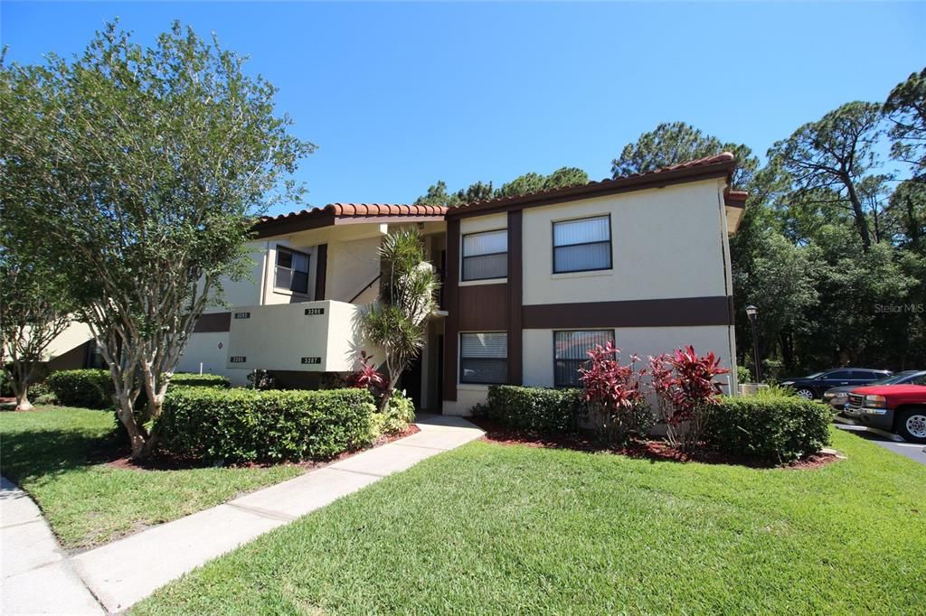 For Sale: $160,000 (2 beds, 2 baths, 934 Square Feet)