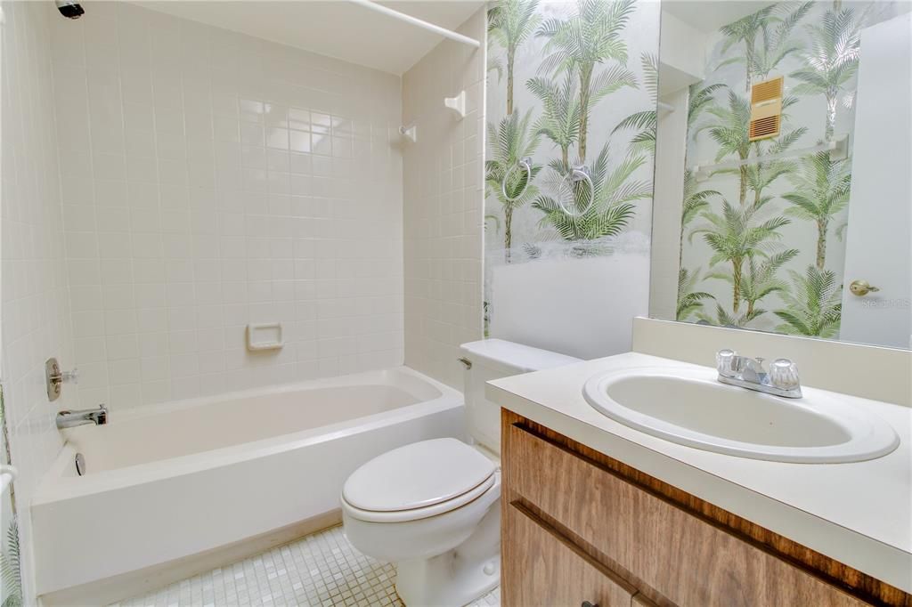 For Sale: $160,000 (2 beds, 2 baths, 934 Square Feet)