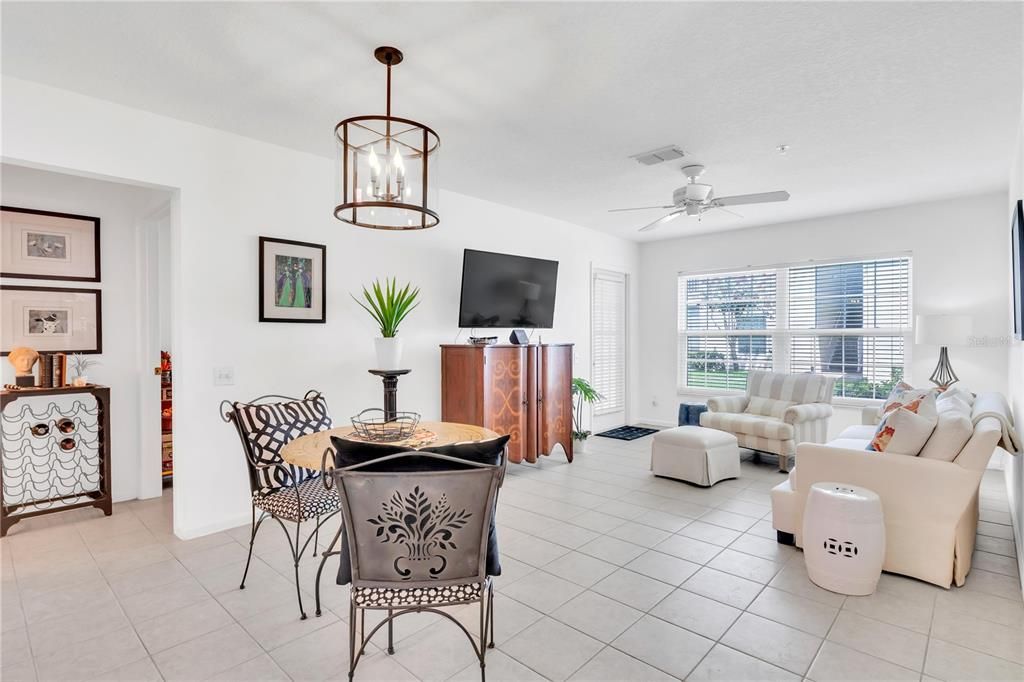 For Sale: $199,700 (2 beds, 2 baths, 1045 Square Feet)
