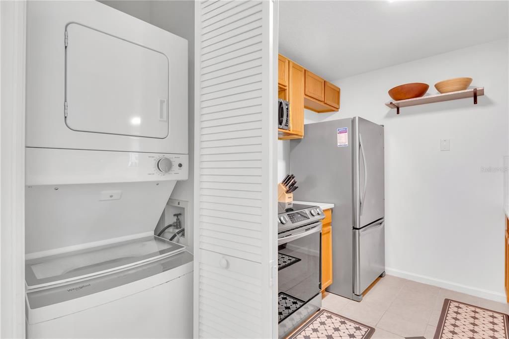For Sale: $199,700 (2 beds, 2 baths, 1045 Square Feet)