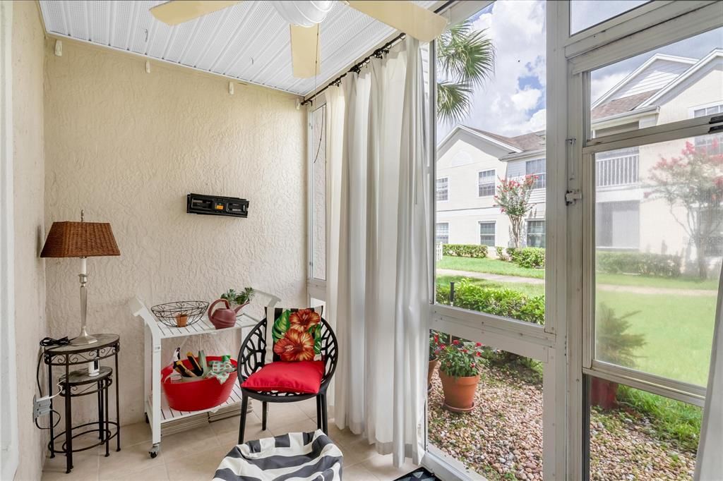 For Sale: $199,700 (2 beds, 2 baths, 1045 Square Feet)