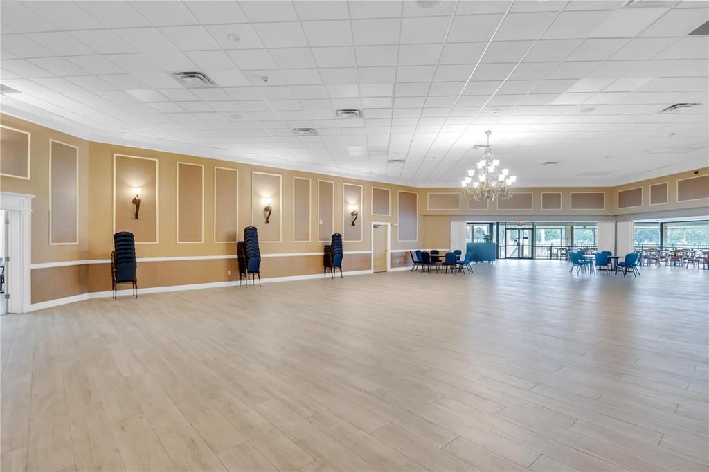 For Sale: $199,700 (2 beds, 2 baths, 1045 Square Feet)