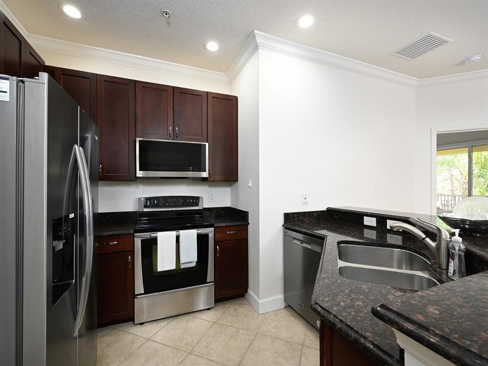 For Rent: $2,000 (3 beds, 2 baths, 1346 Square Feet)