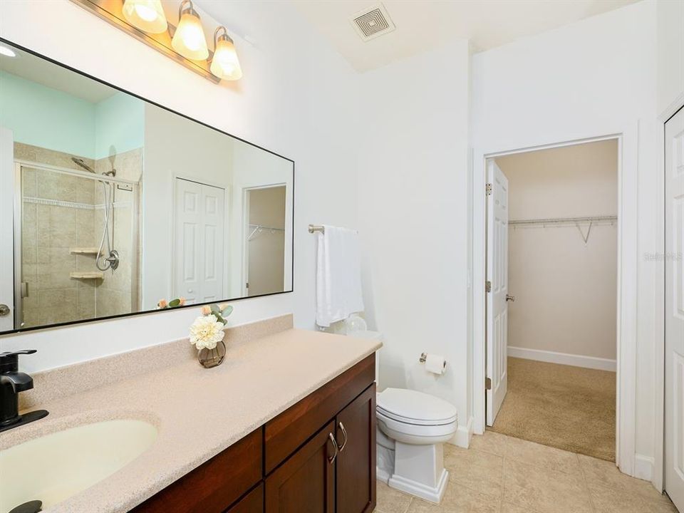 For Rent: $2,000 (3 beds, 2 baths, 1346 Square Feet)