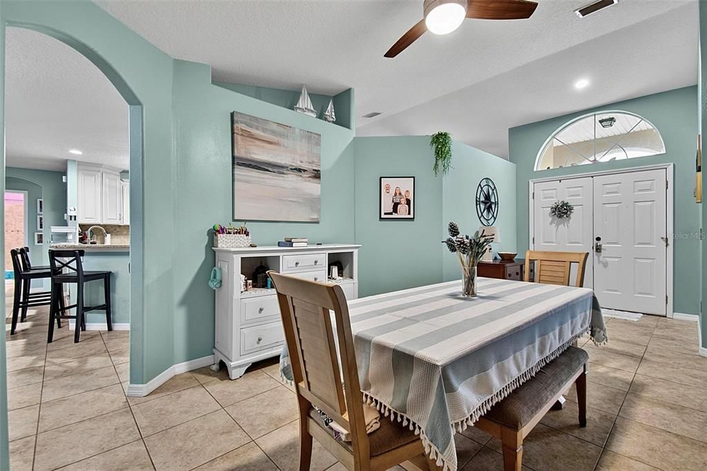 For Sale: $342,900 (3 beds, 2 baths, 1761 Square Feet)