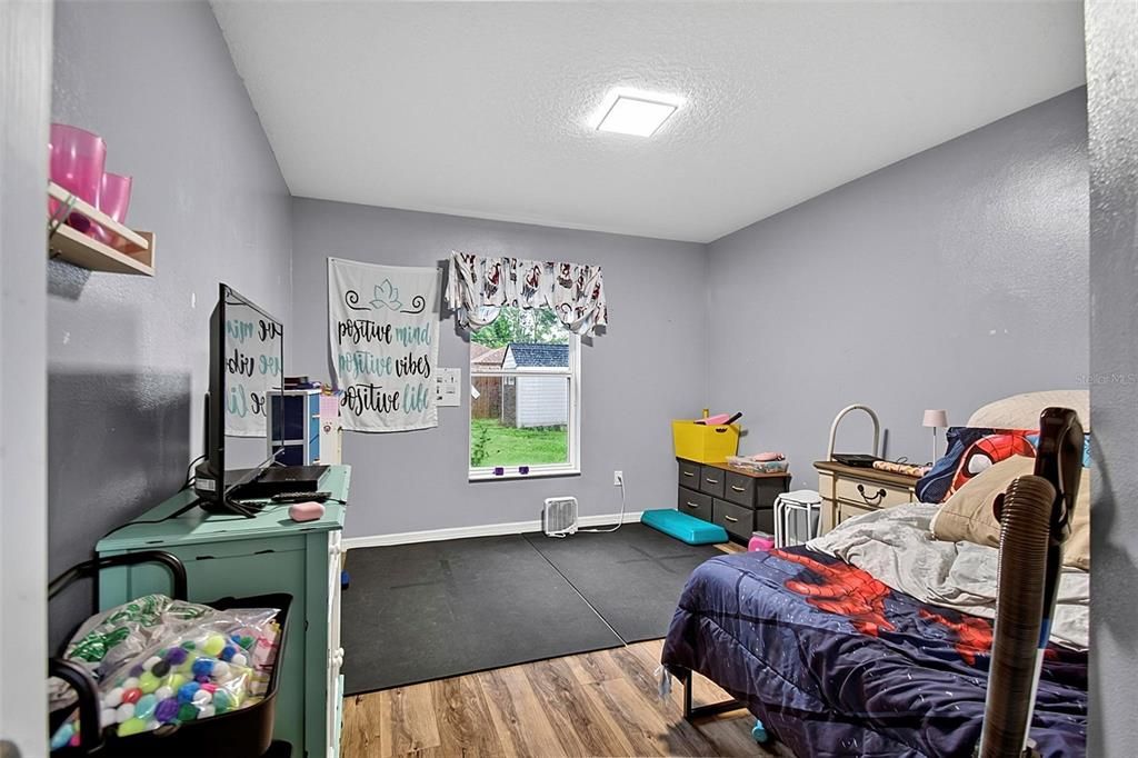 For Sale: $342,900 (3 beds, 2 baths, 1761 Square Feet)