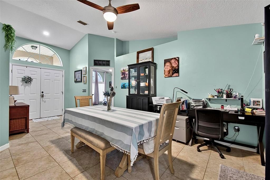 For Sale: $342,900 (3 beds, 2 baths, 1761 Square Feet)