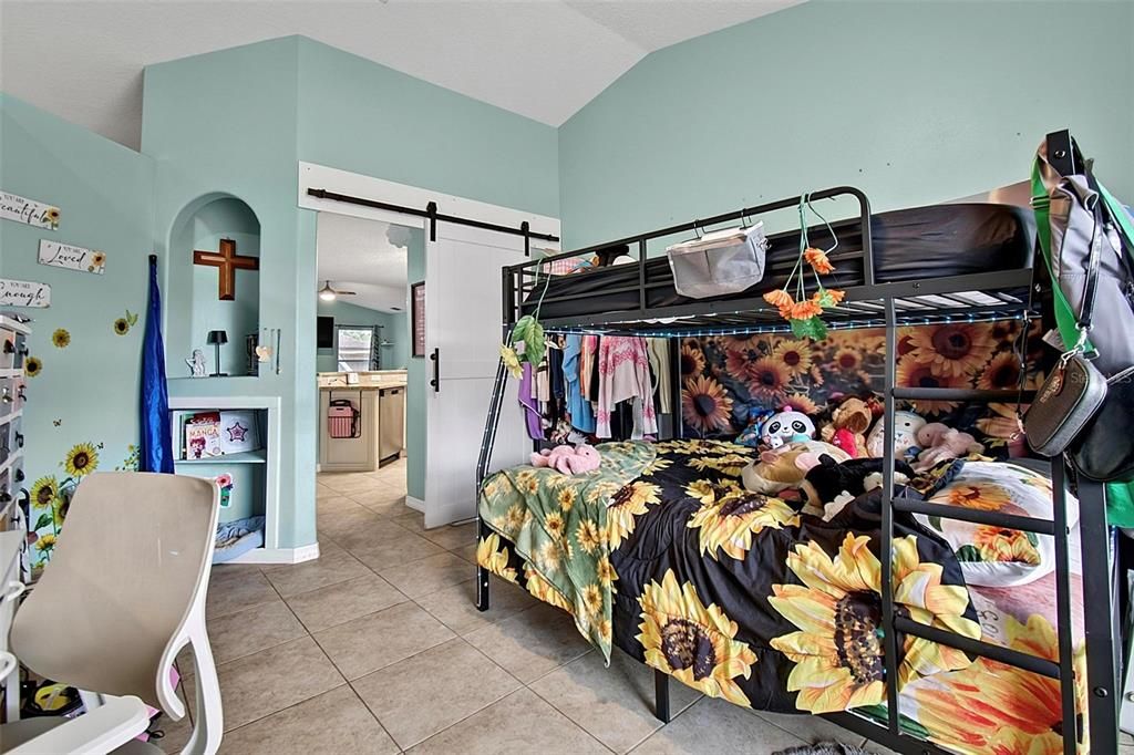 For Sale: $342,900 (3 beds, 2 baths, 1761 Square Feet)