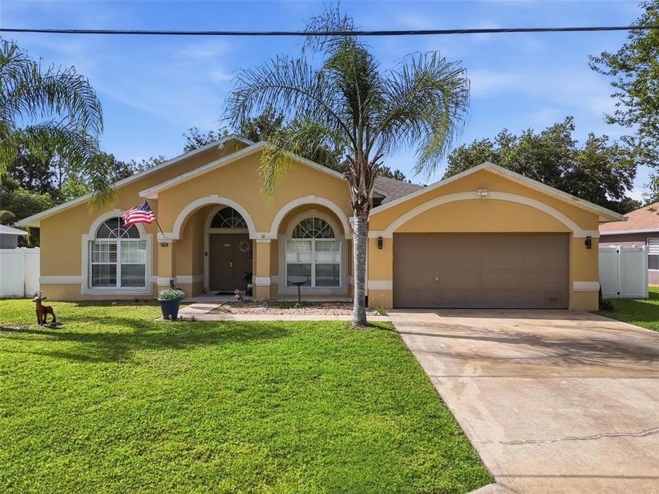For Sale: $342,900 (3 beds, 2 baths, 1761 Square Feet)