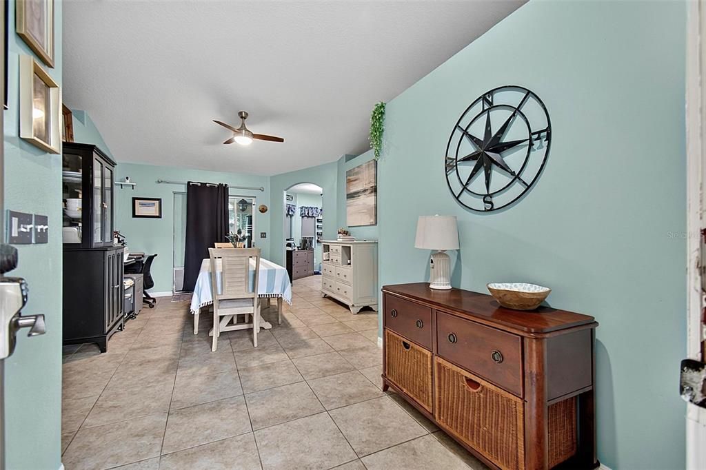 For Sale: $342,900 (3 beds, 2 baths, 1761 Square Feet)