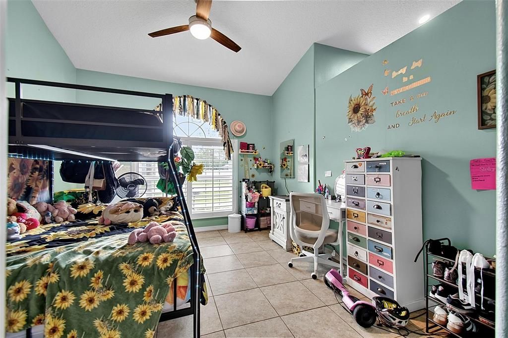 For Sale: $342,900 (3 beds, 2 baths, 1761 Square Feet)