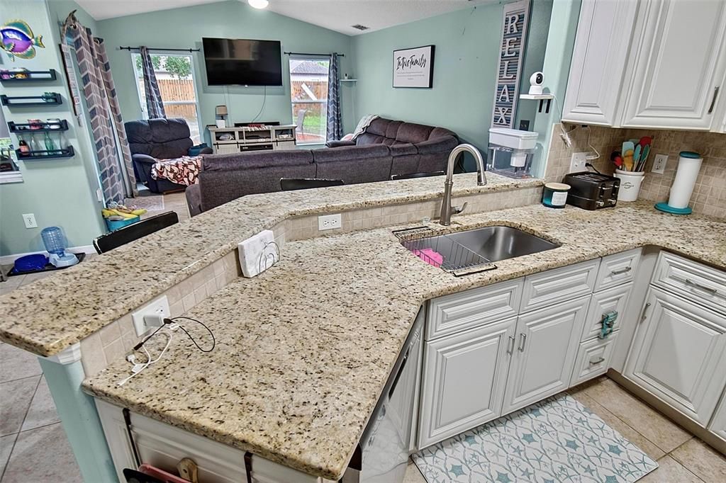 For Sale: $342,900 (3 beds, 2 baths, 1761 Square Feet)