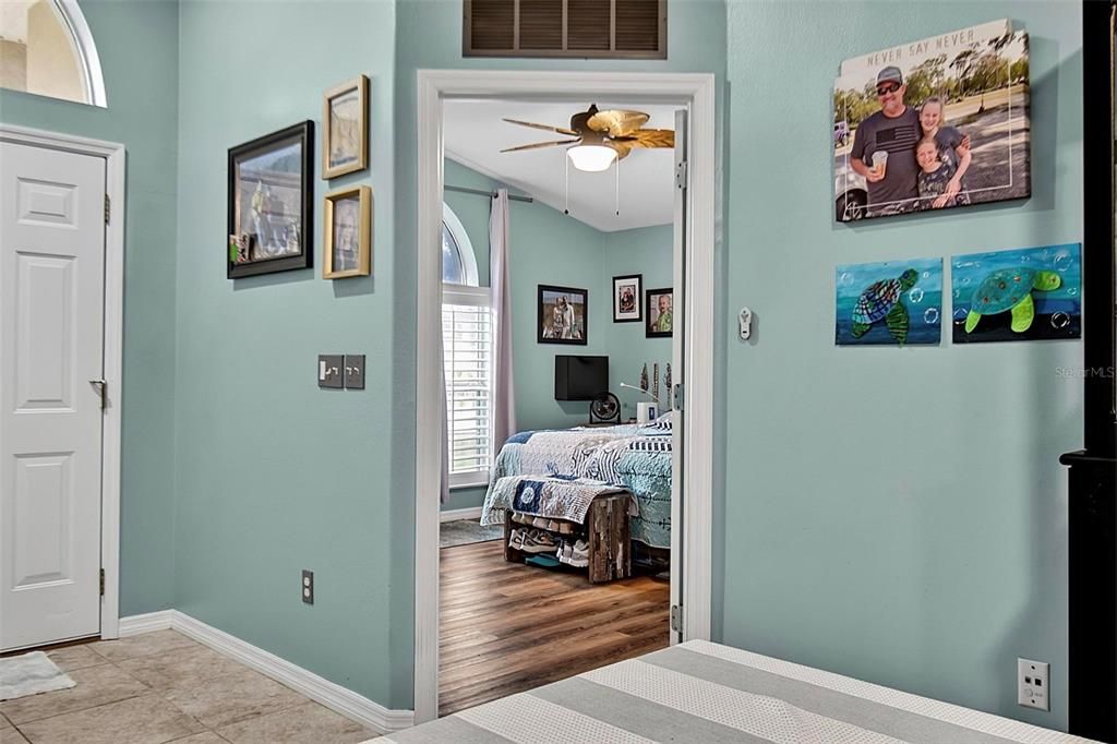 For Sale: $342,900 (3 beds, 2 baths, 1761 Square Feet)