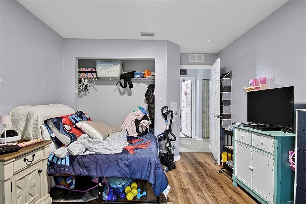 For Sale: $342,900 (3 beds, 2 baths, 1761 Square Feet)