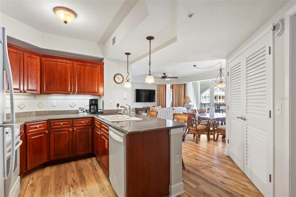 For Sale: $739,900 (3 beds, 3 baths, 1435 Square Feet)