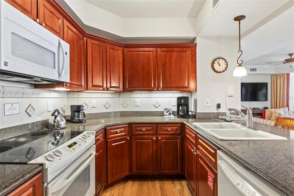 For Sale: $739,900 (3 beds, 3 baths, 1435 Square Feet)