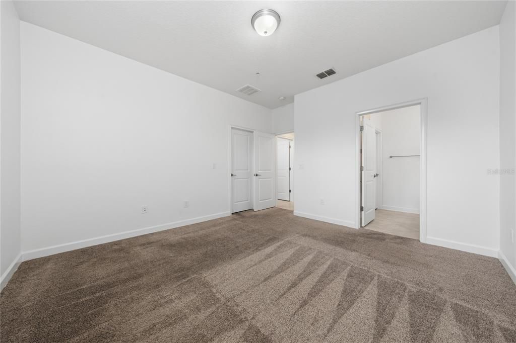 En Venta: $445,000 (4 camas, 2 baños, 1982 Pies cuadrados)