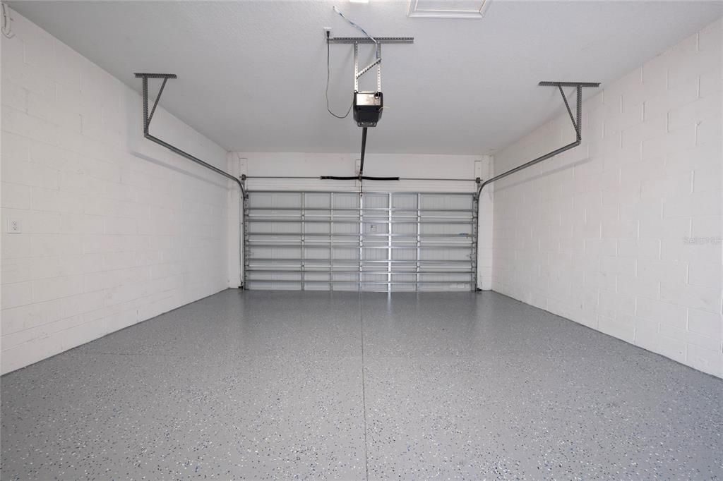 En Venta: $445,000 (4 camas, 2 baños, 1982 Pies cuadrados)