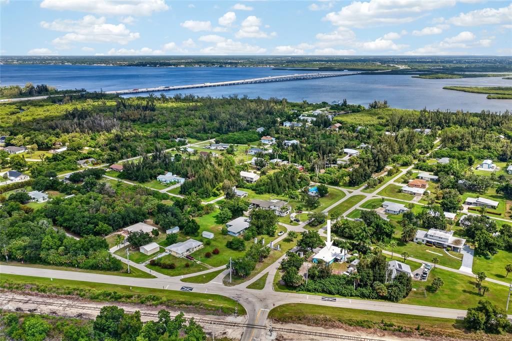 На продажу: $265,000 (3 спален, 2 ванн, 1228 Квадратных фут)