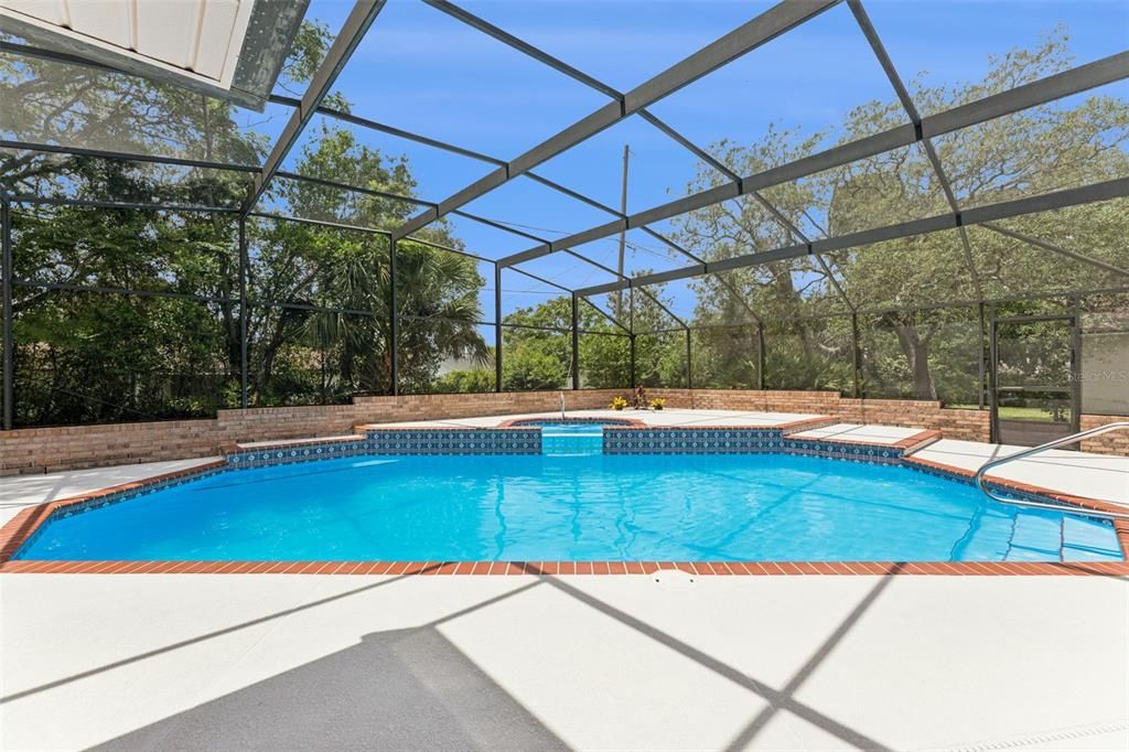 En Venta: $425,000 (3 camas, 2 baños, 1935 Pies cuadrados)
