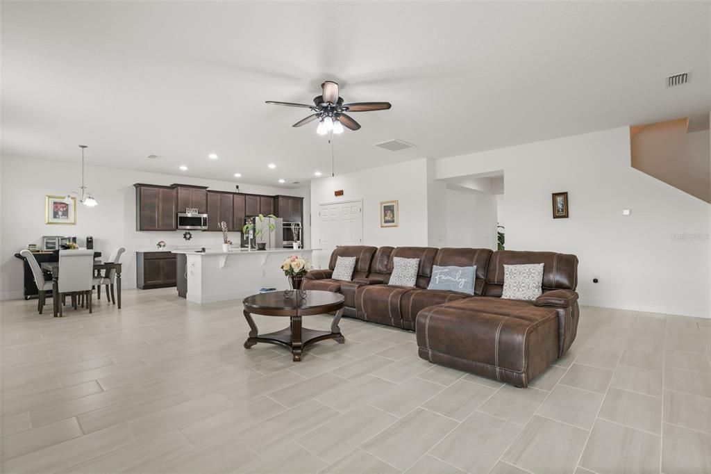 For Sale: $635,000 (5 beds, 3 baths, 4481 Square Feet)