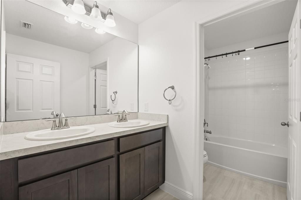 For Sale: $635,000 (5 beds, 3 baths, 4481 Square Feet)