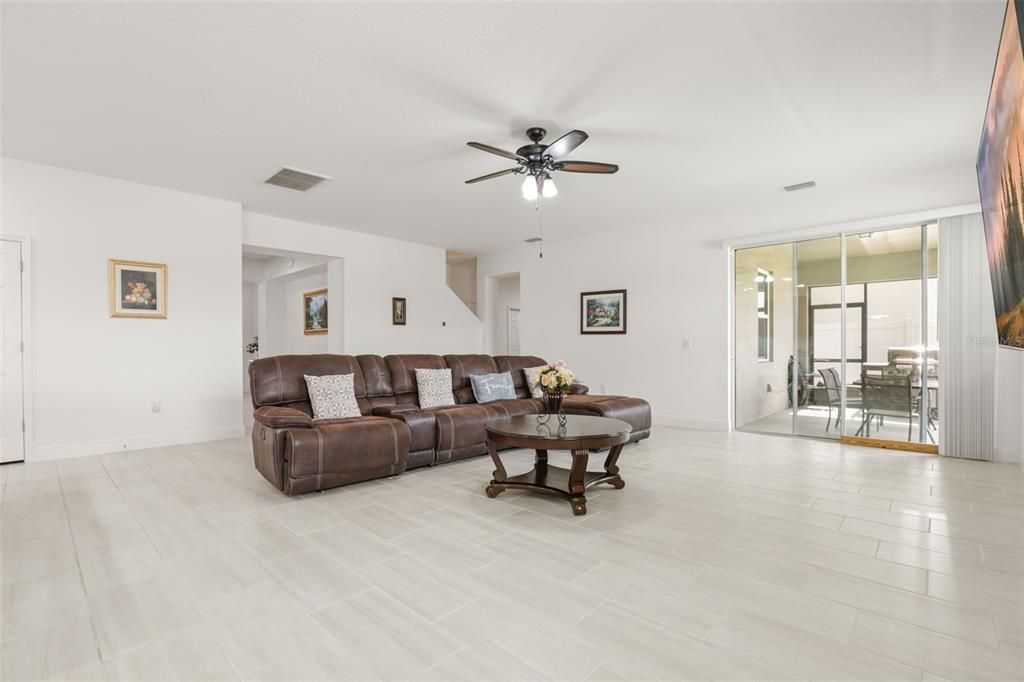 For Sale: $635,000 (5 beds, 3 baths, 4481 Square Feet)