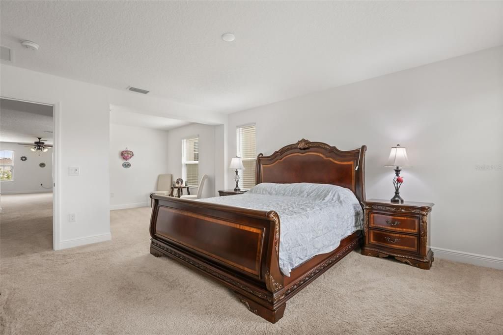 For Sale: $635,000 (5 beds, 3 baths, 4481 Square Feet)