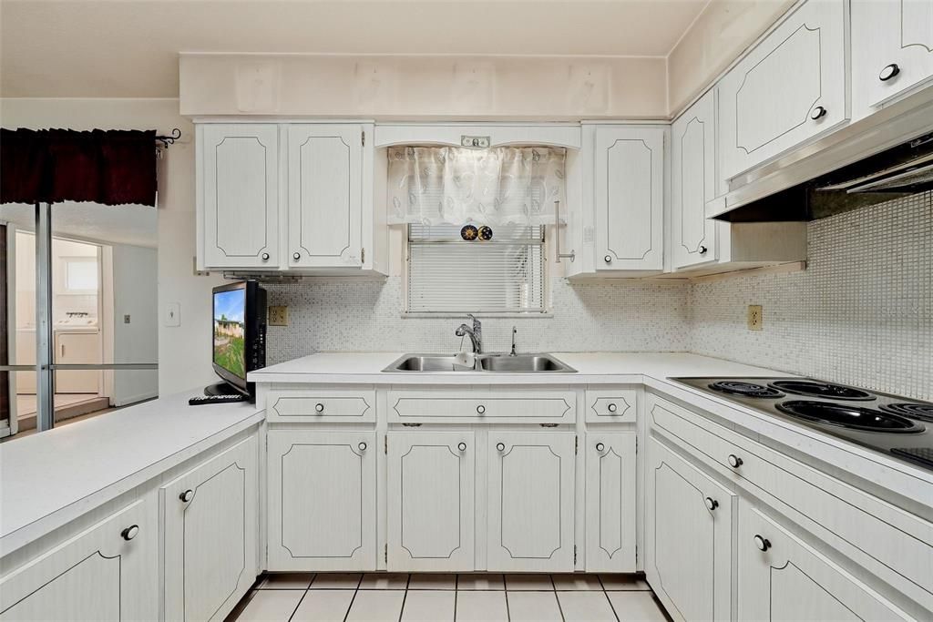 На продажу: $339,000 (2 спален, 2 ванн, 1110 Квадратных фут)