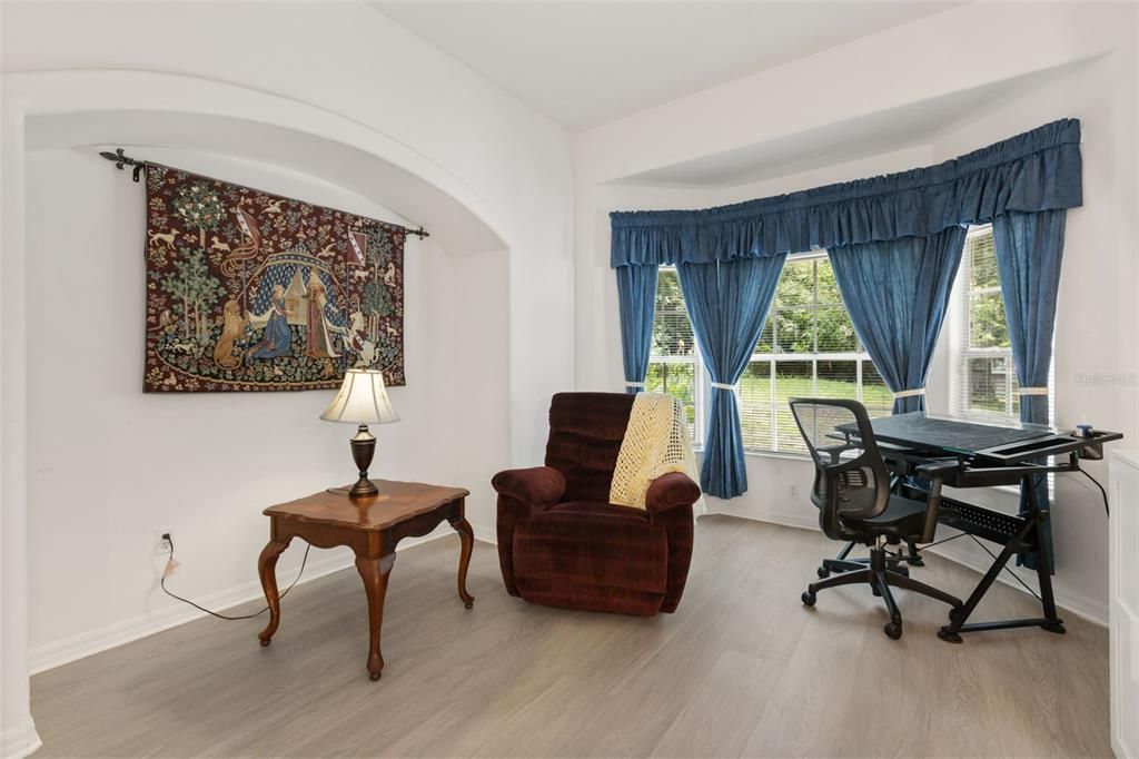 En Venta: $874,000 (4 camas, 3 baños, 2711 Pies cuadrados)