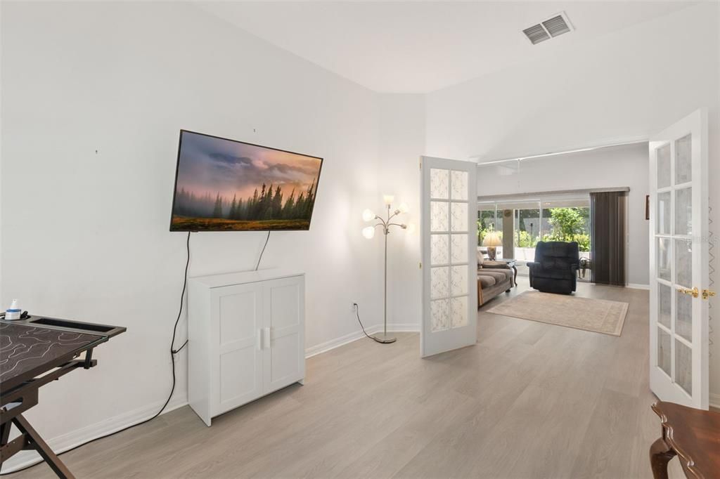 En Venta: $874,000 (4 camas, 3 baños, 2711 Pies cuadrados)