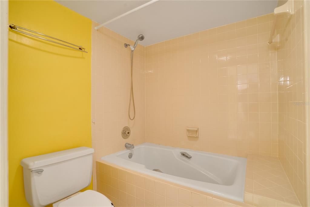 На продажу: $329,000 (2 спален, 2 ванн, 1476 Квадратных фут)