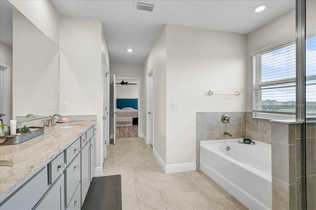 For Sale: $795,000 (5 beds, 3 baths, 3633 Square Feet)