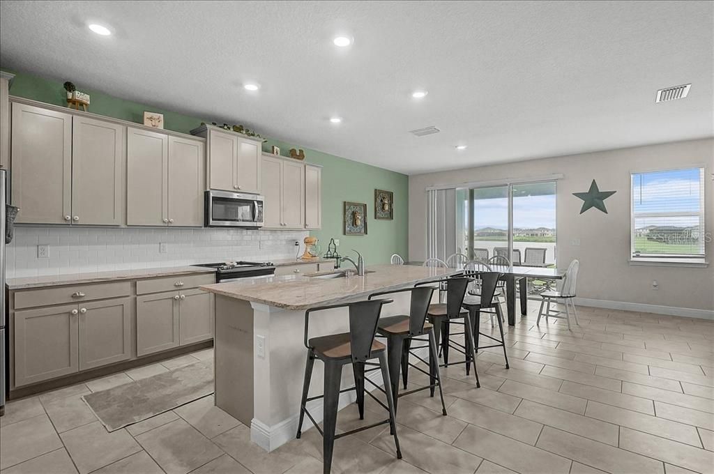 For Sale: $795,000 (5 beds, 3 baths, 3633 Square Feet)