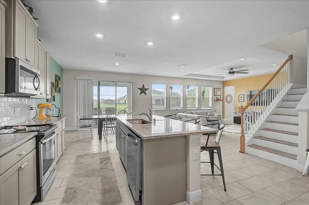 For Sale: $795,000 (5 beds, 3 baths, 3633 Square Feet)