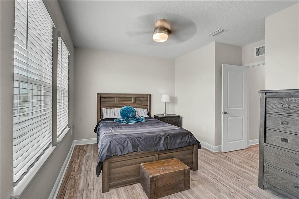 For Sale: $795,000 (5 beds, 3 baths, 3633 Square Feet)