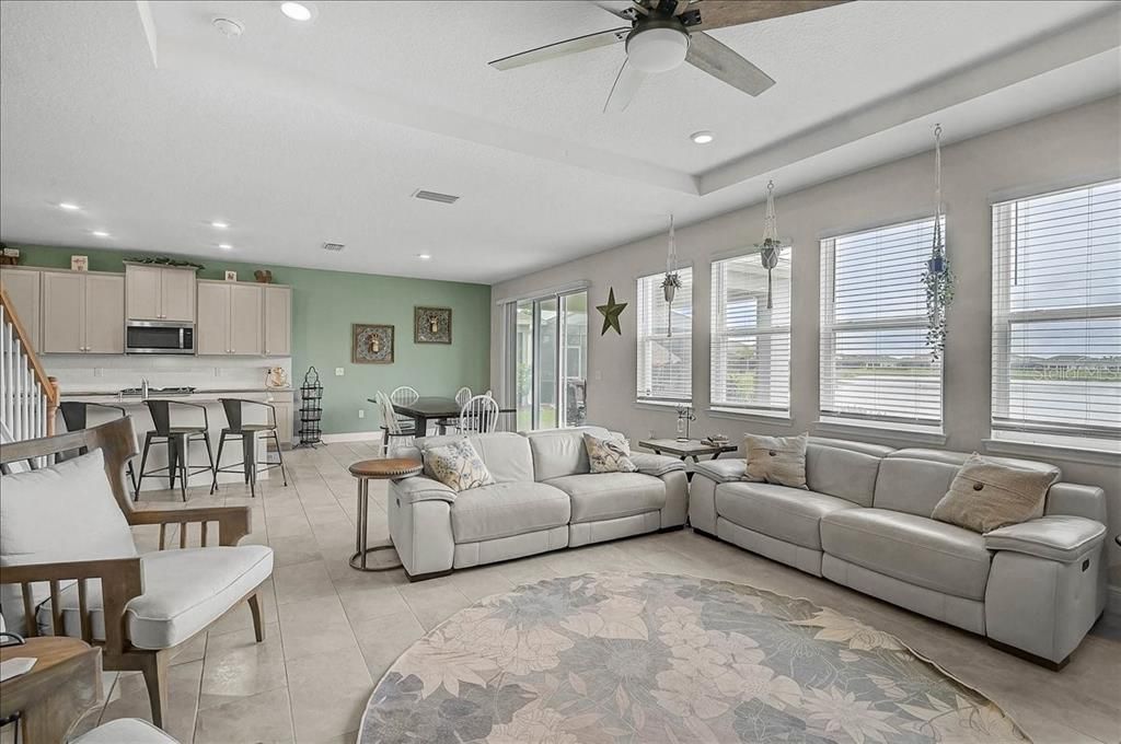 For Sale: $795,000 (5 beds, 3 baths, 3633 Square Feet)