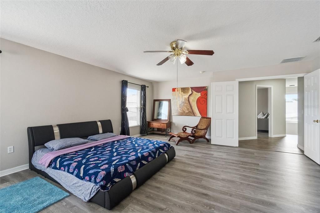 For Sale: $525,000 (5 beds, 4 baths, 3460 Square Feet)