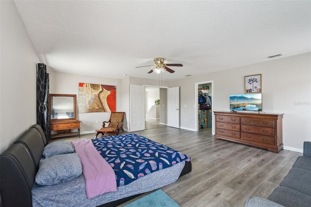 For Sale: $525,000 (5 beds, 4 baths, 3460 Square Feet)
