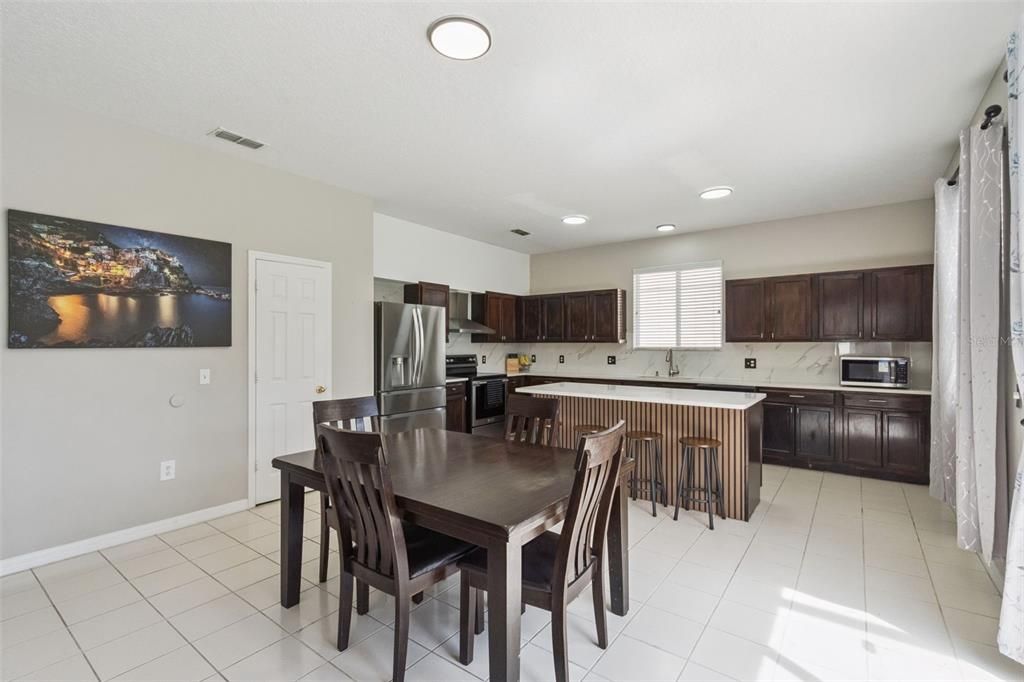 For Sale: $525,000 (5 beds, 4 baths, 3460 Square Feet)