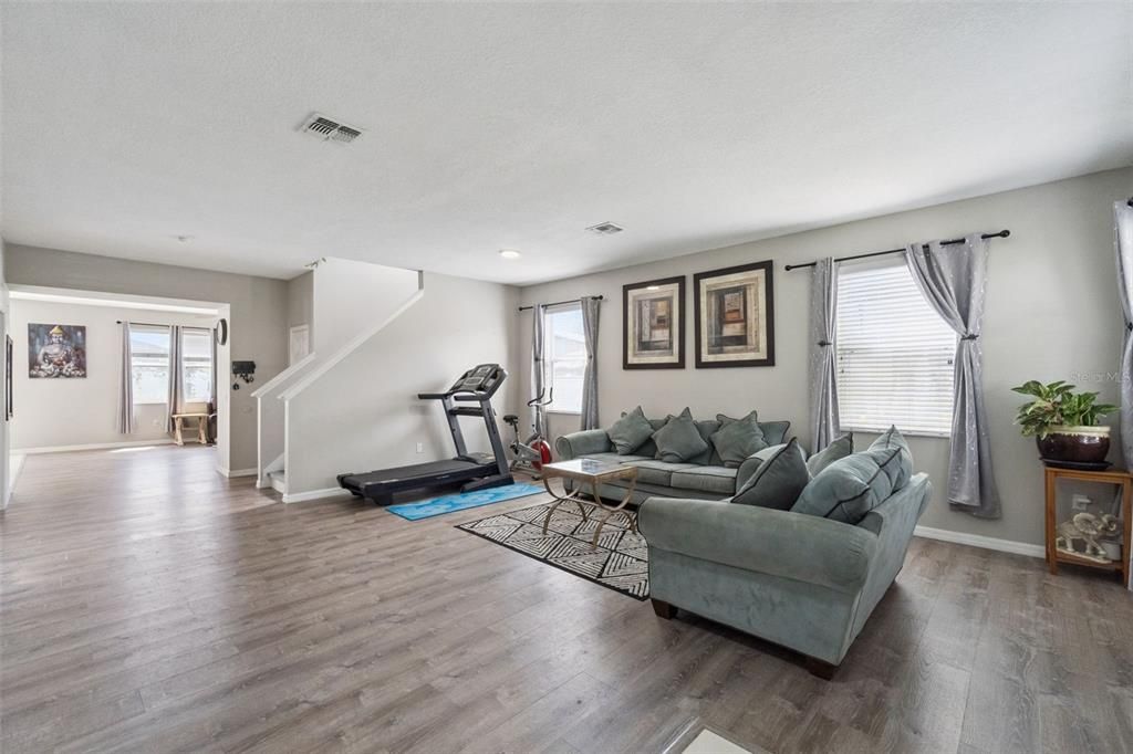 For Sale: $525,000 (5 beds, 4 baths, 3460 Square Feet)