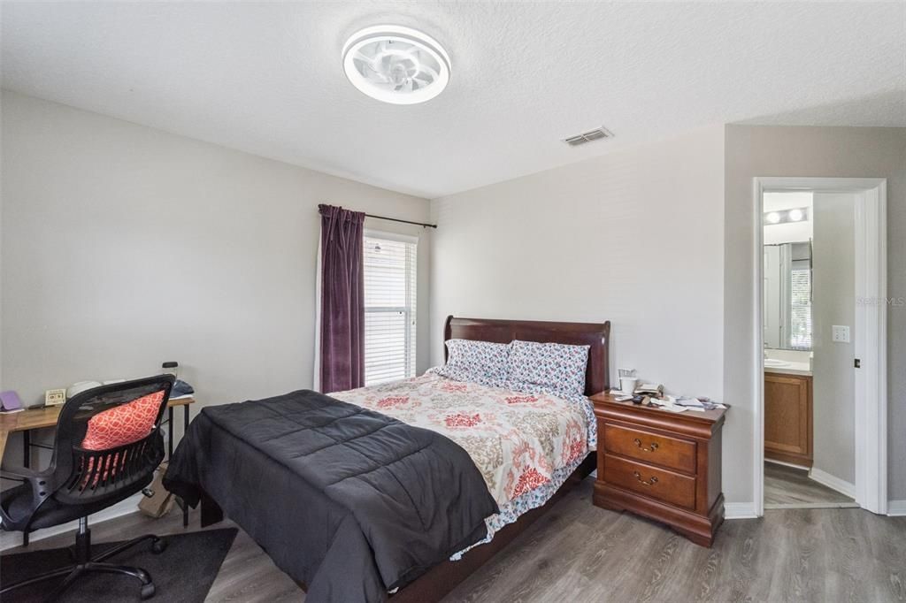 For Sale: $525,000 (5 beds, 4 baths, 3460 Square Feet)