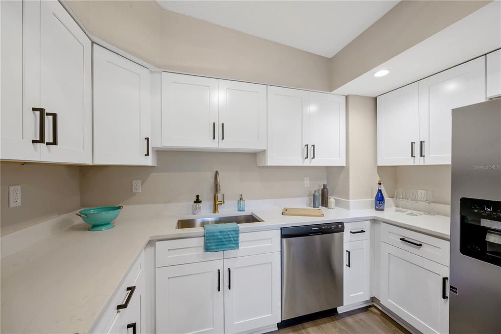 For Sale: $334,900 (3 beds, 2 baths, 1474 Square Feet)