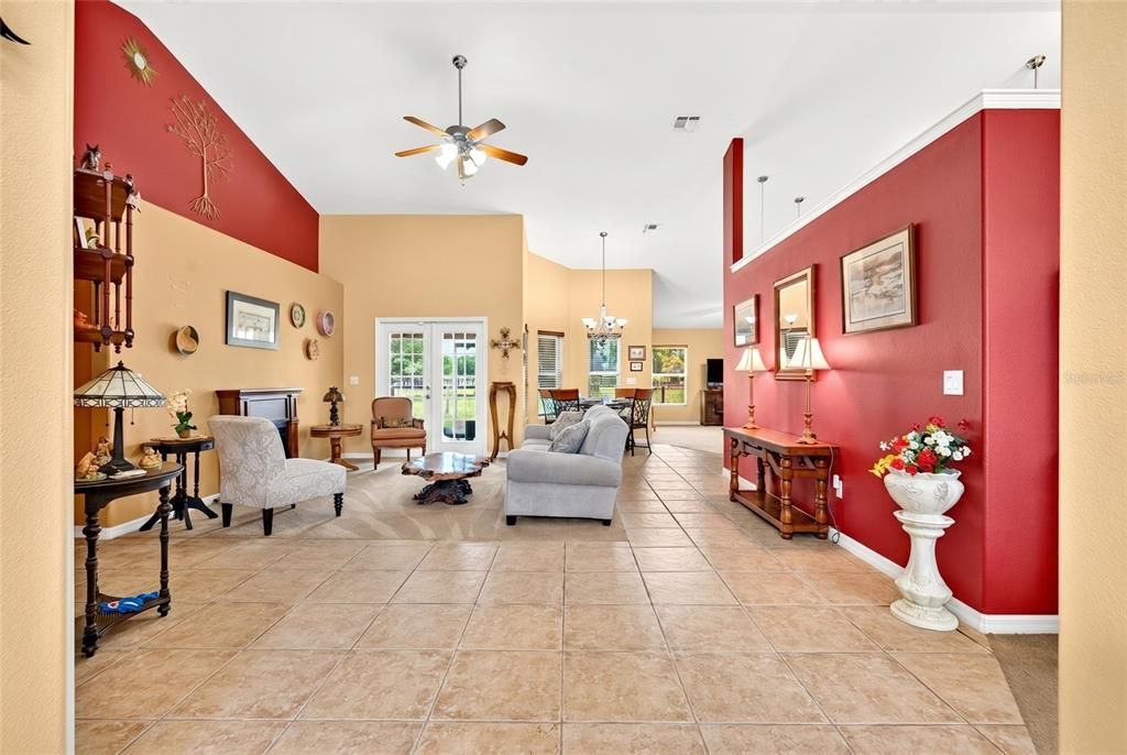 For Sale: $360,000 (3 beds, 3 baths, 2587 Square Feet)