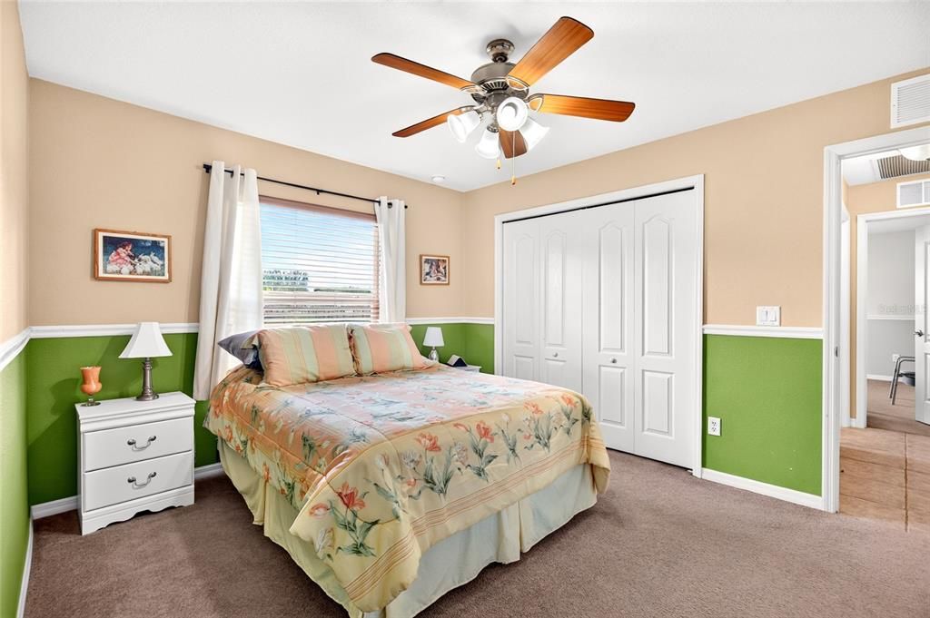 For Sale: $360,000 (3 beds, 3 baths, 2587 Square Feet)