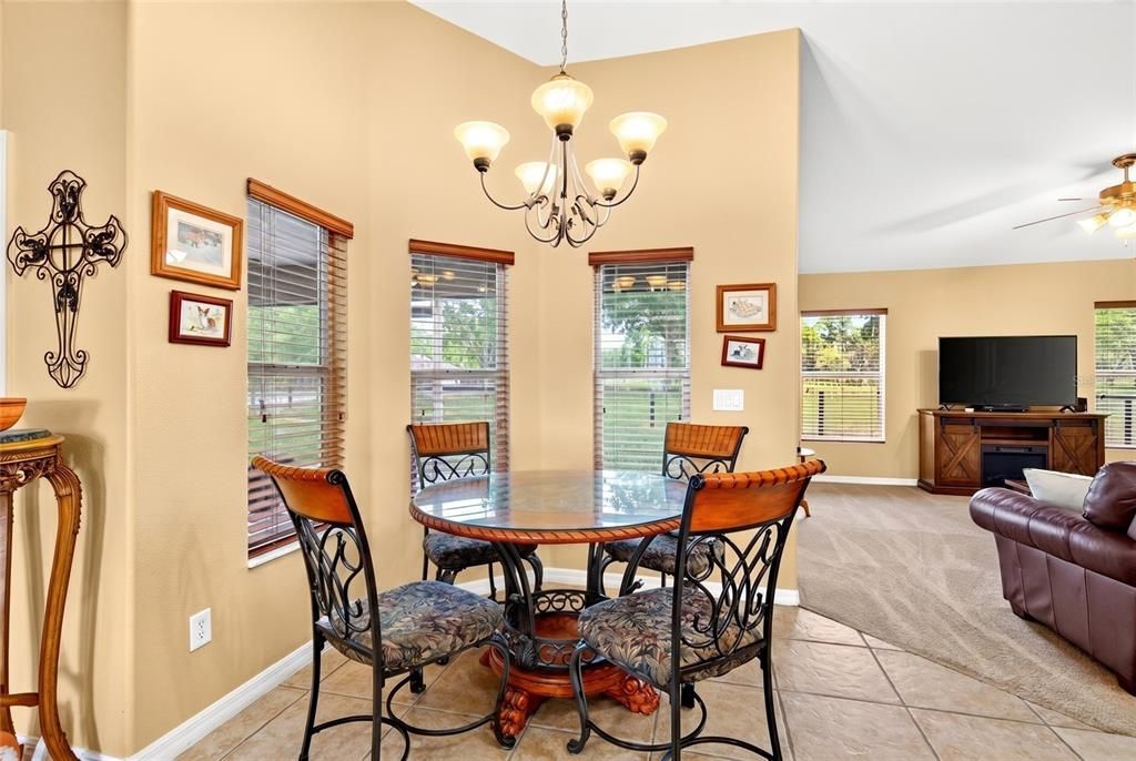 For Sale: $360,000 (3 beds, 3 baths, 2587 Square Feet)